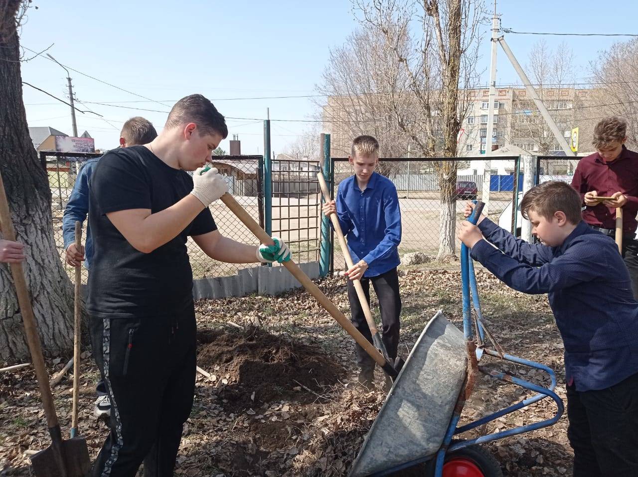 Постер к социальной практике: Сделай планету чистой - начни со школьного двора