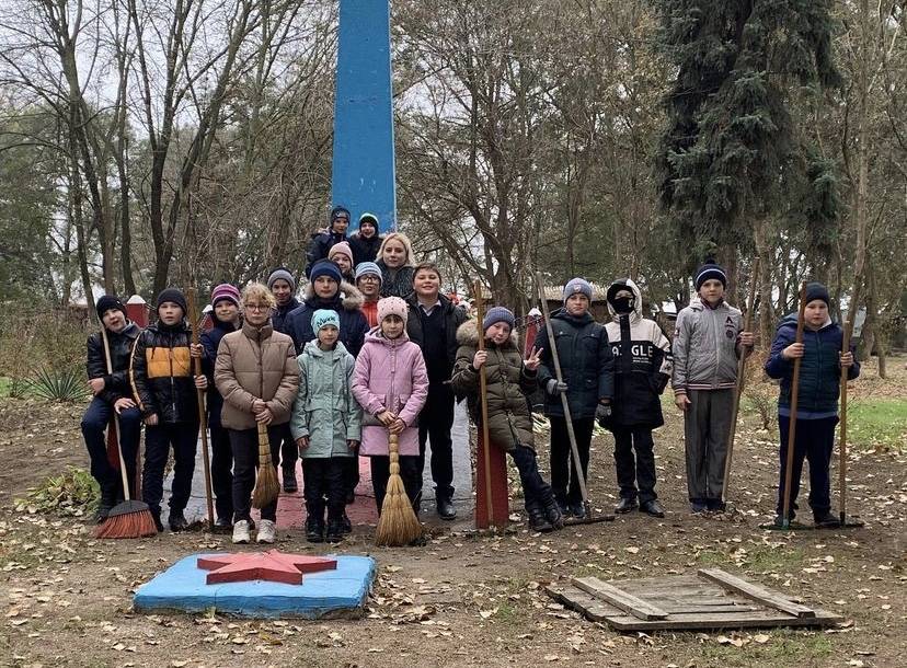 Постер к социальной практике: Окружающий мир - это мы с вами!