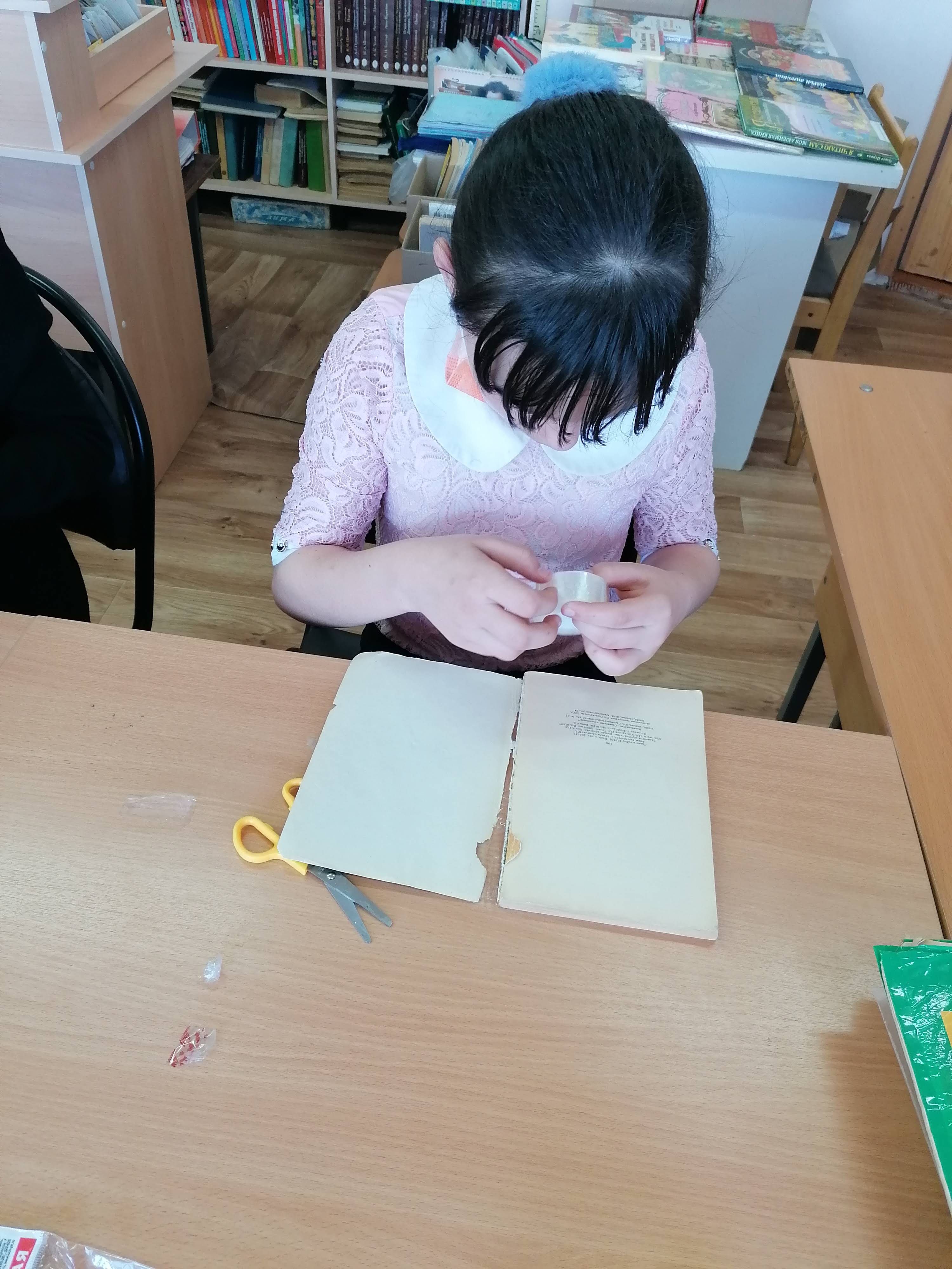 Постер к социальной практике: Спешите делать добрые дела/помощь школьной библиотеке