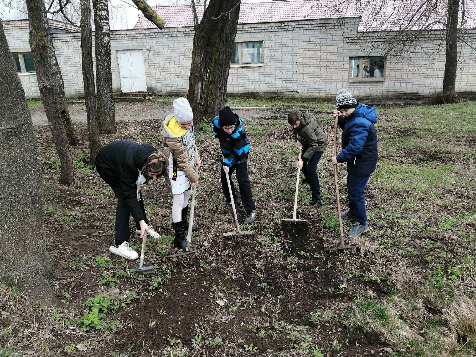 Постер к социальной практике: Созидательный труд