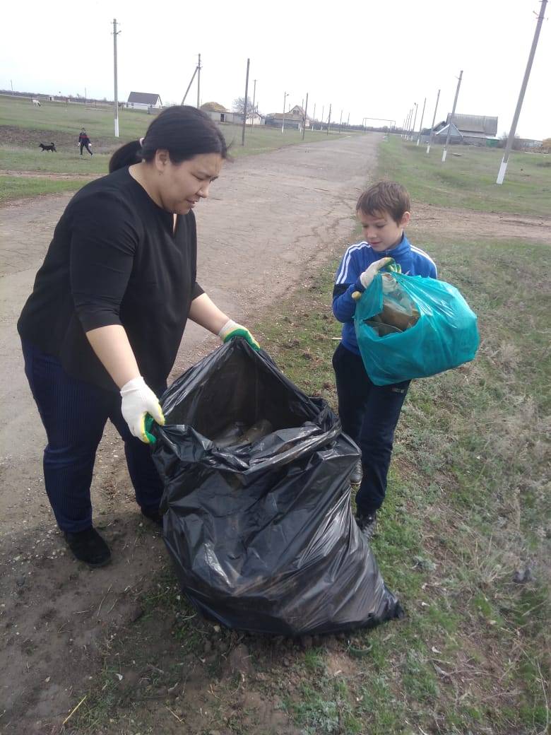 Постер к социальной практике: Сельский субботник по очистке территории села (16.04.)