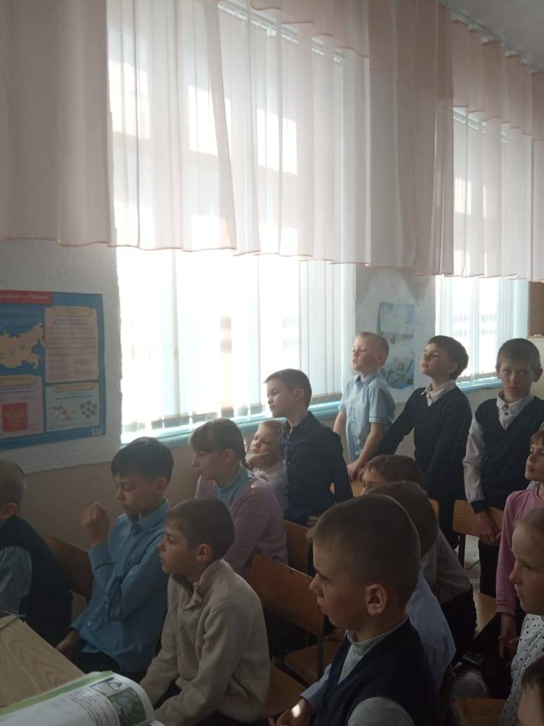 Постер к социальной практике: Природа и человек- единое целое.