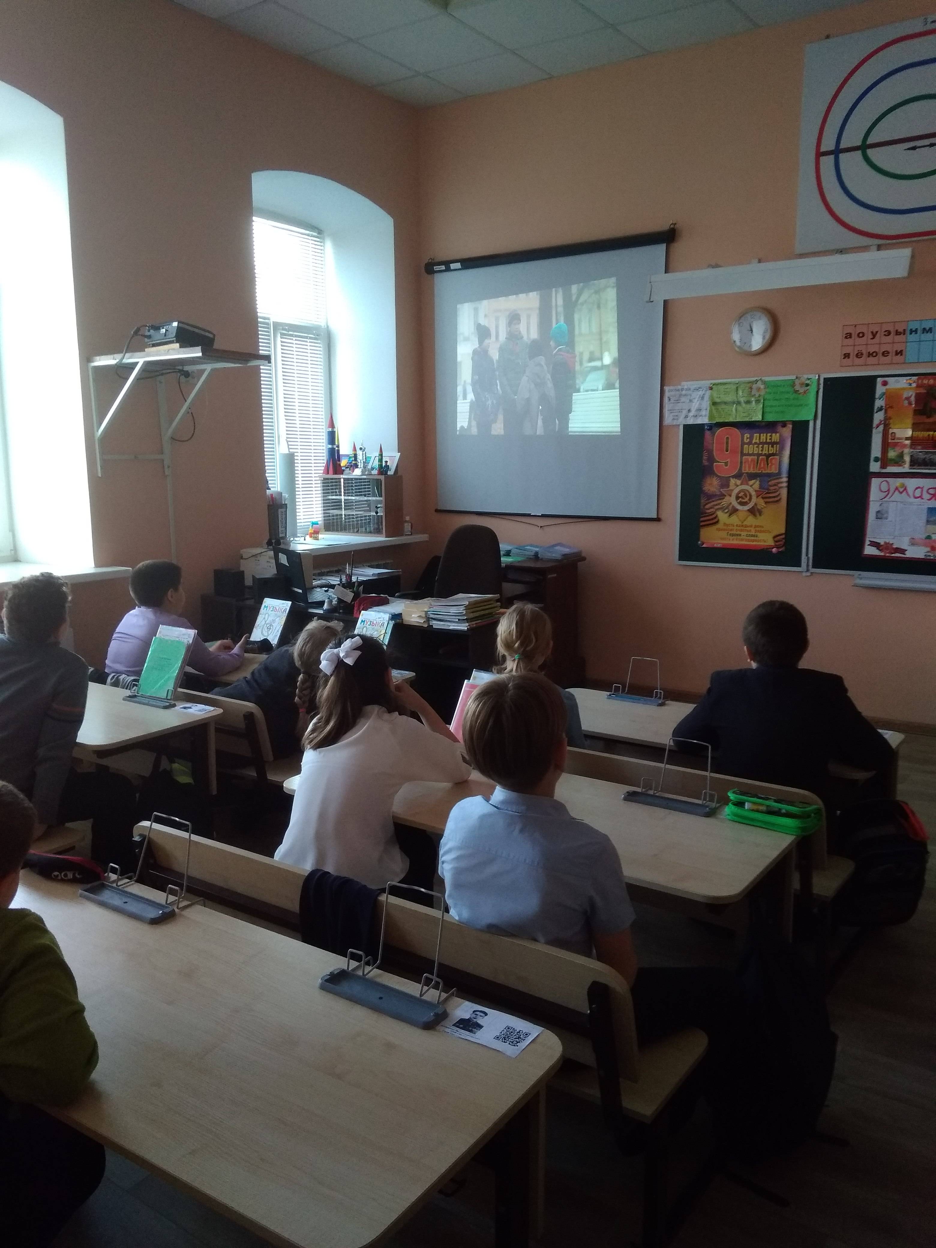 Постер к социальной практике: Наследники Победы/Чтим память героев/Выставка рисунков