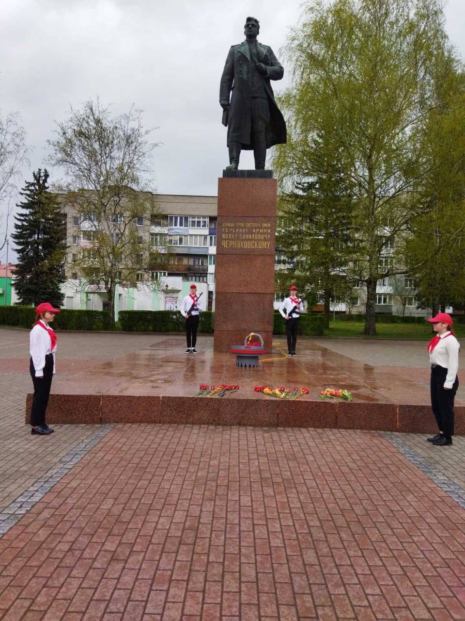 Постер к социальной практике: Чтим  память героев войны.