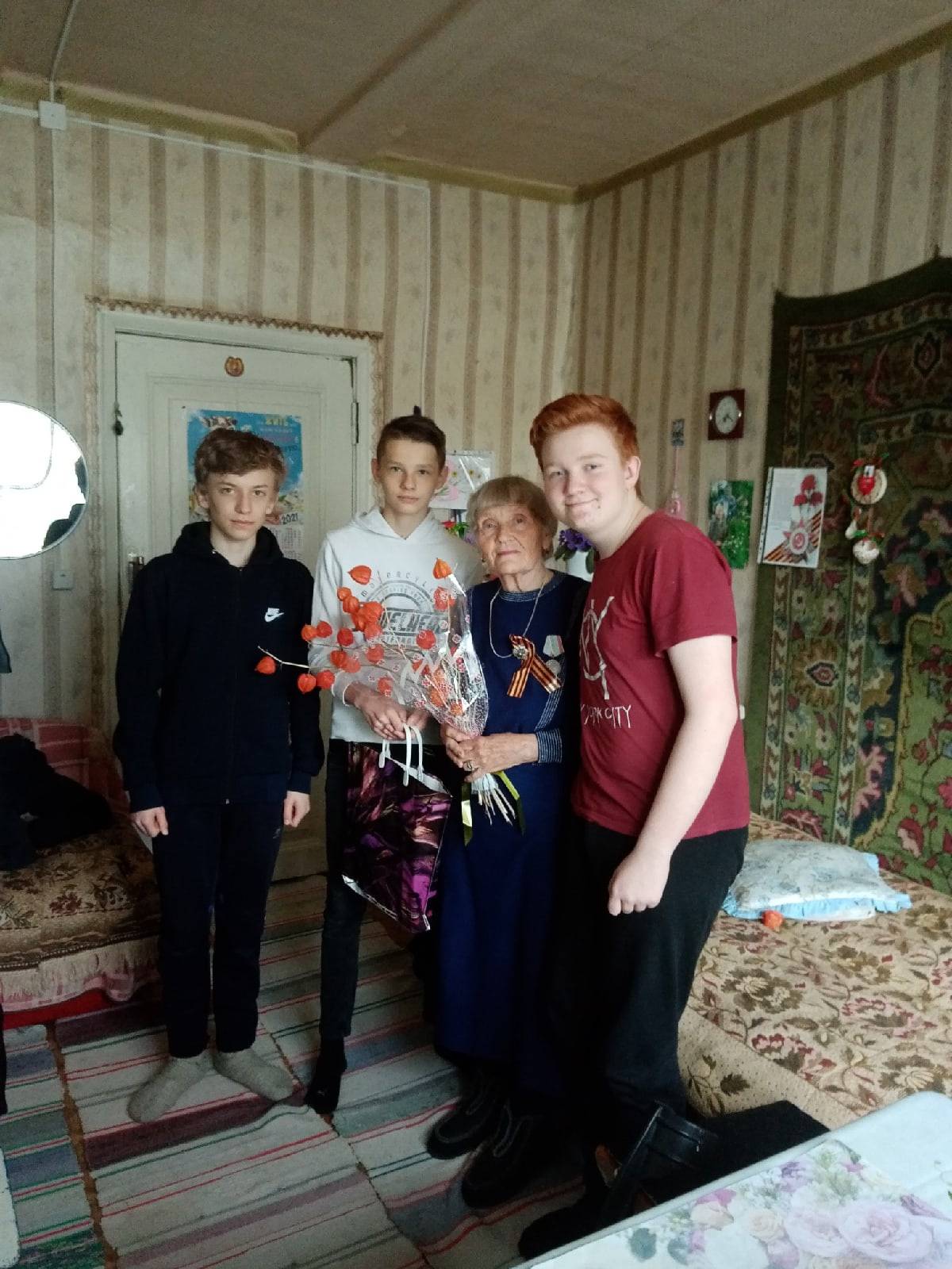 Постер к социальной практике: Поздравление детей войны с Днем Победы