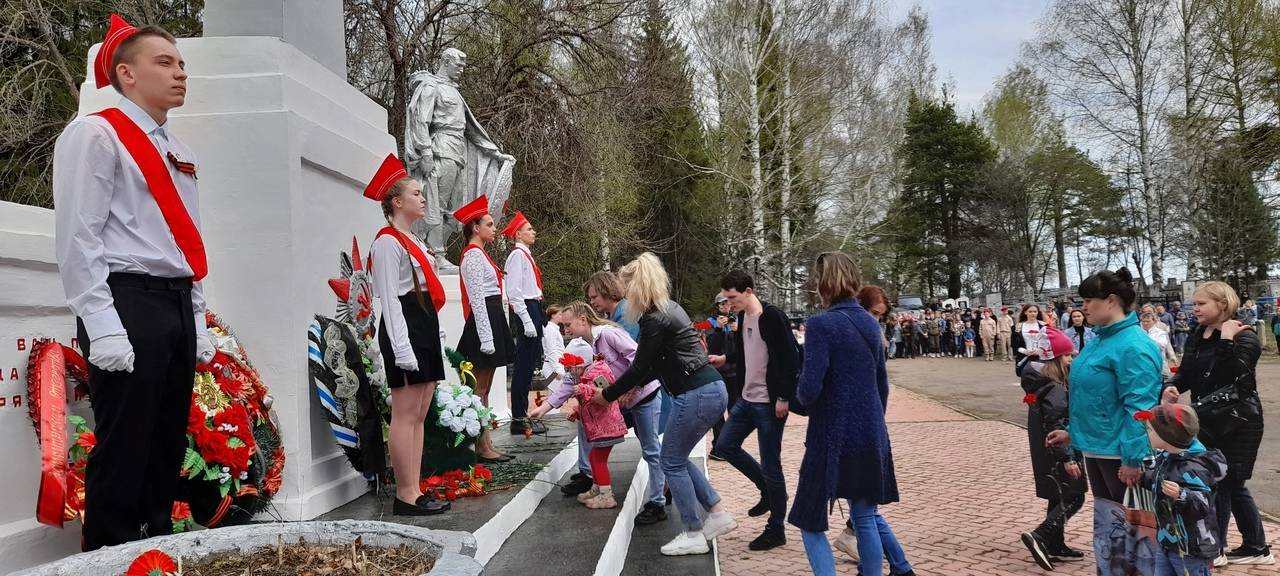 Постер к социальной практике: "Почётный караул"
