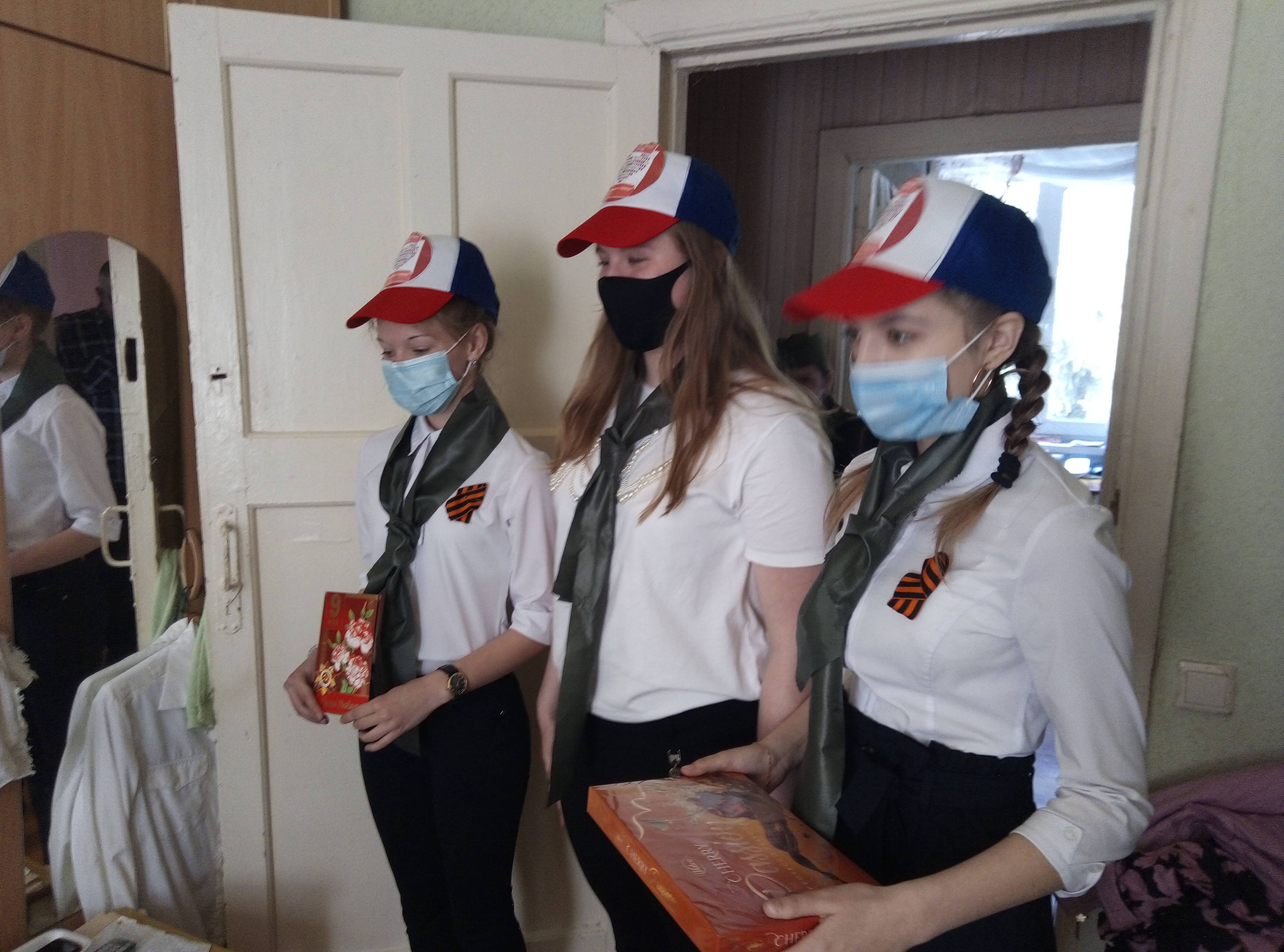 Постер к социальной практике: Поздравление Ветерана ВОв Кирильчева В.И. с Днём Победы