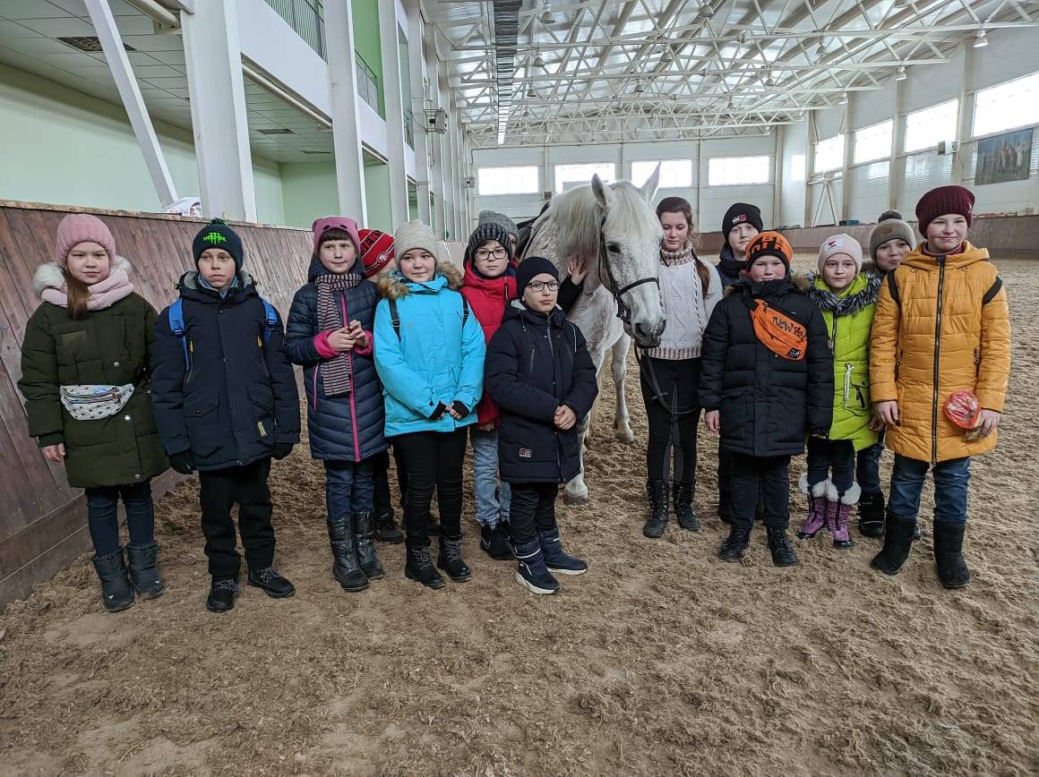 Постер к социальной практике: Пять дней/Городской субботник/Помощь младшим школьникам