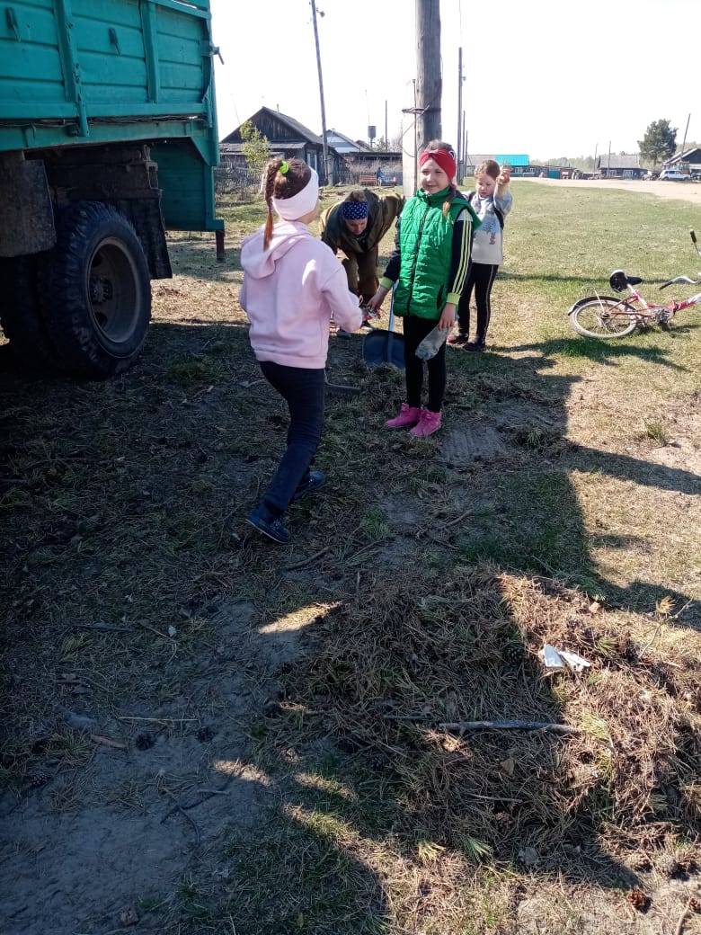 Постер к социальной практике: Субботник в центре села