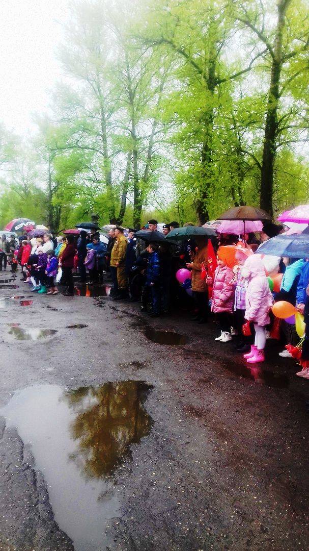 Постер к социальной практике: Митинг в микрорайоне Нововязники, посвященный дню Победы.
