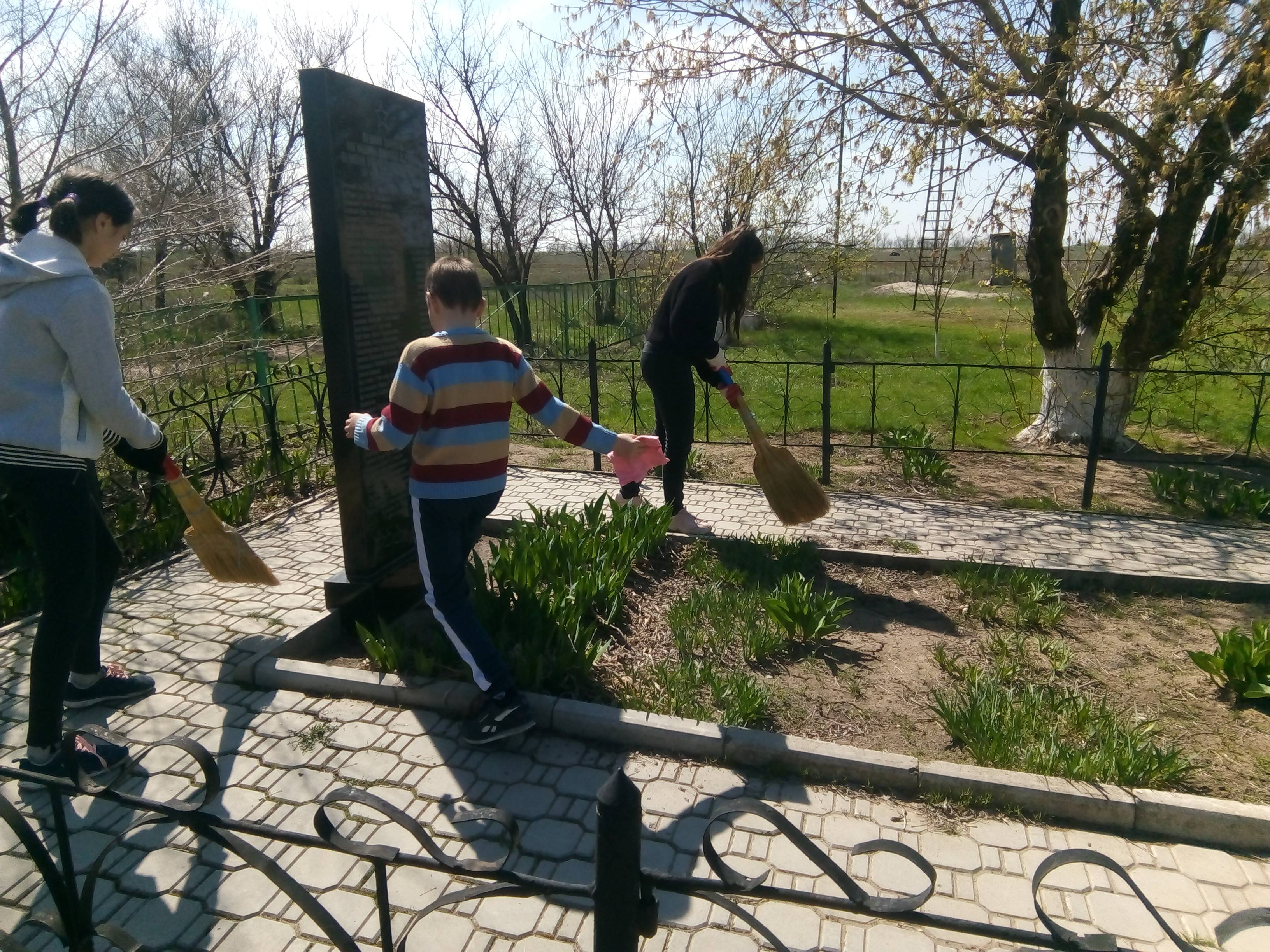 Постер к социальной практике: Чтим память героев.
