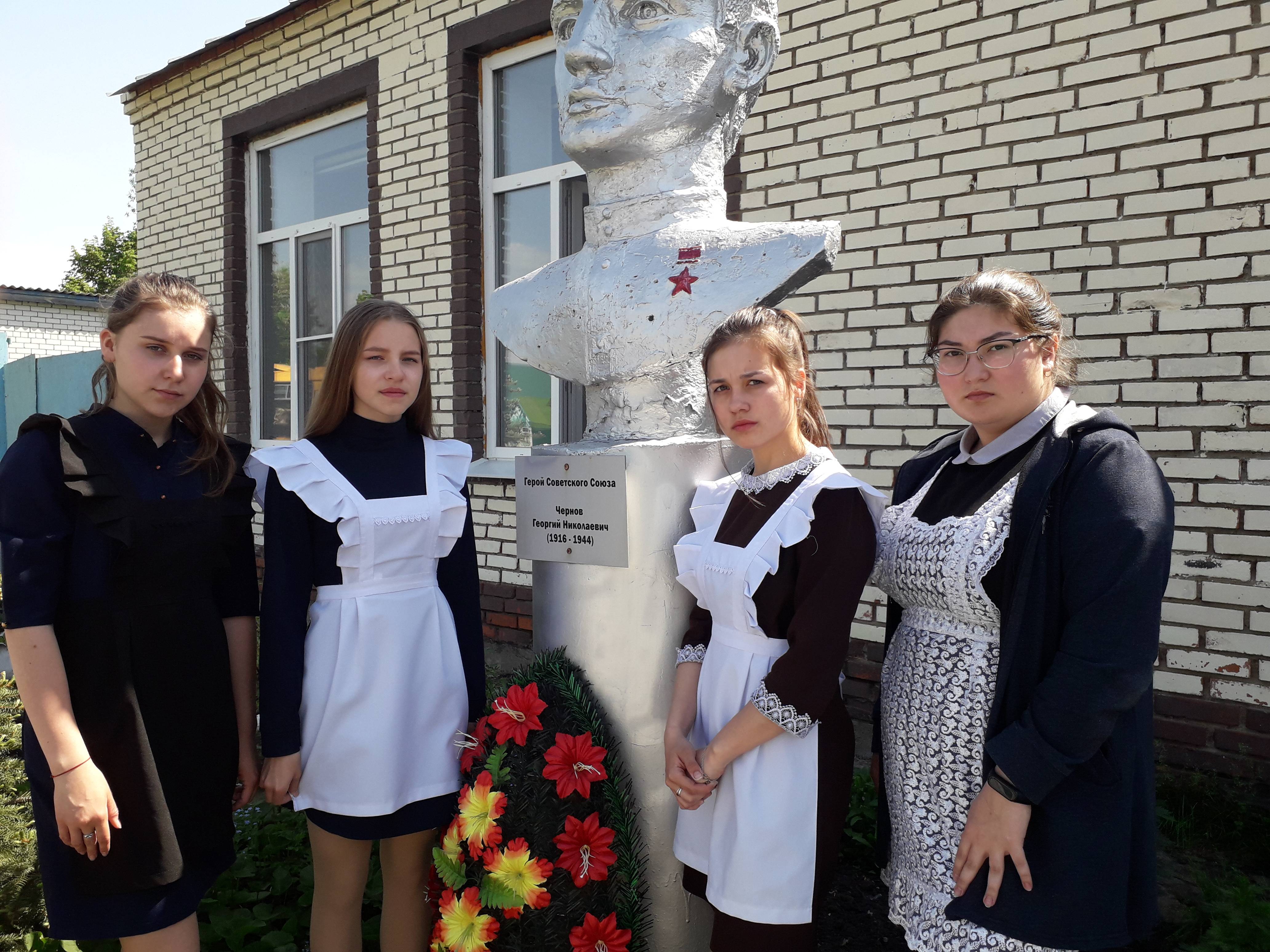 Постер к социальной практике: Герои всегда с нами.