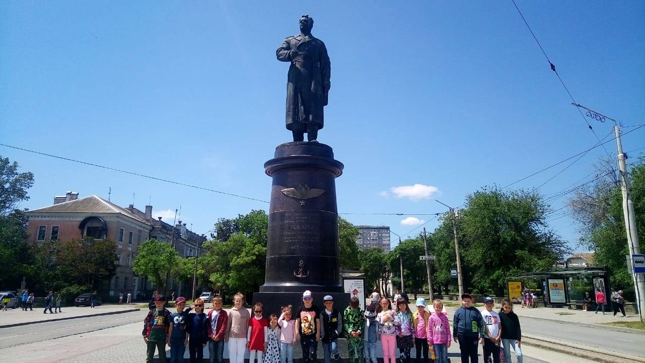 Постер к социальной практике: Помним о героях.