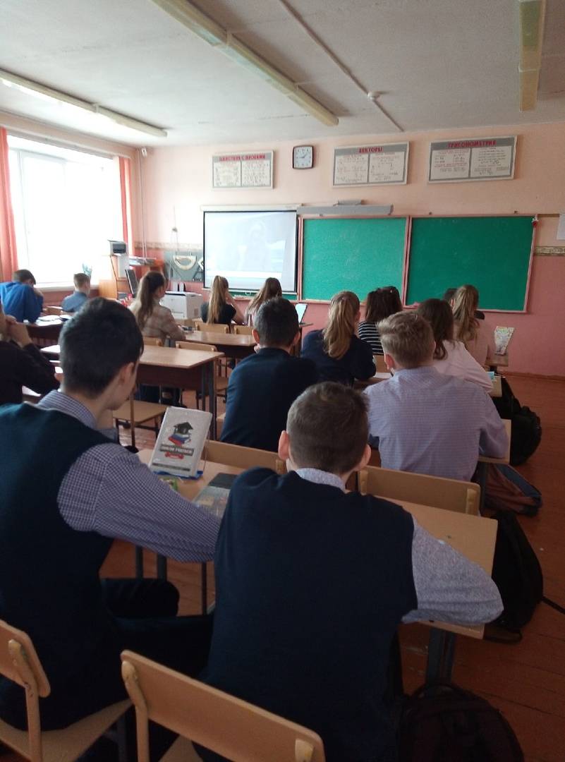 Постер к социальной практике: "Решаю проблемы без телефона"
