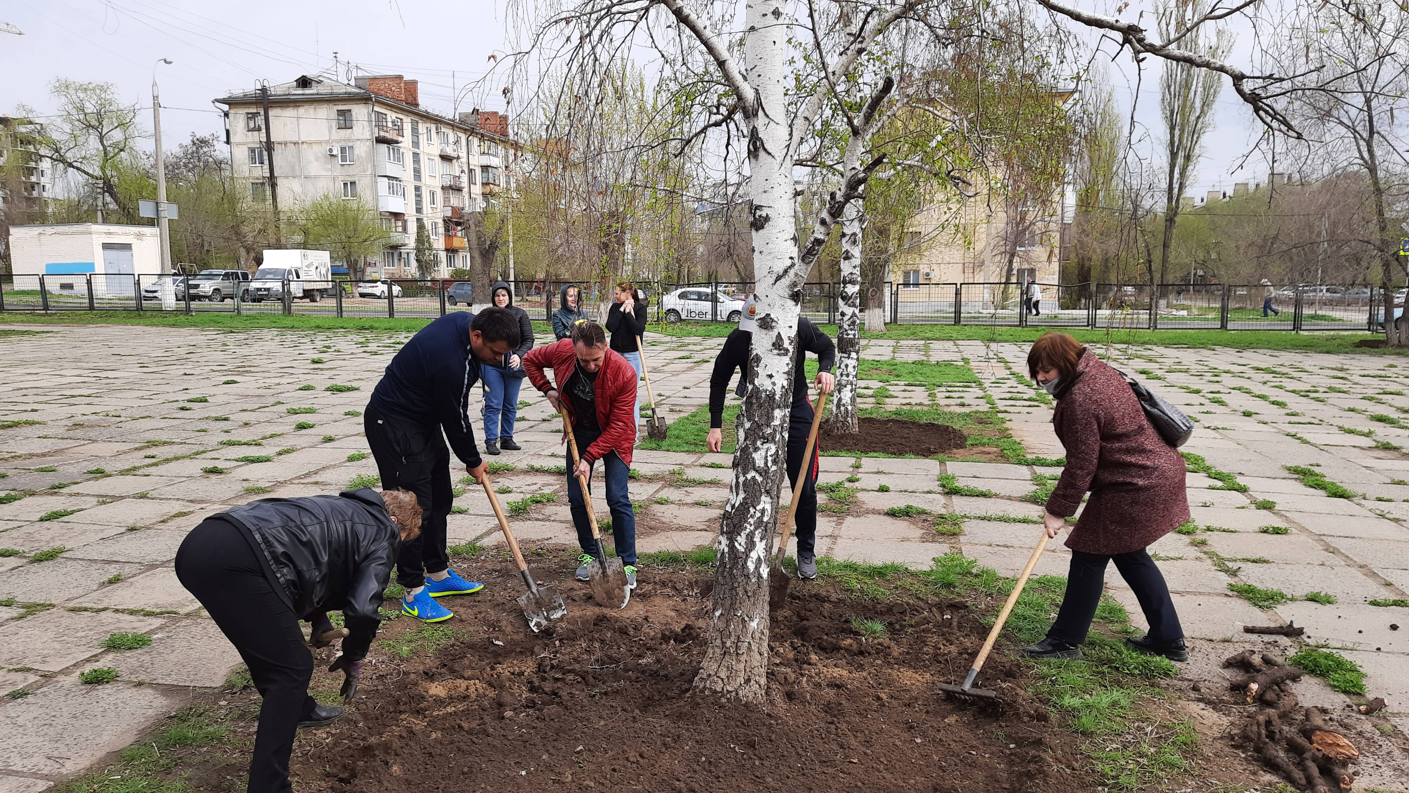 Постер к социальной практике: "Ежегодные субботники в школе"