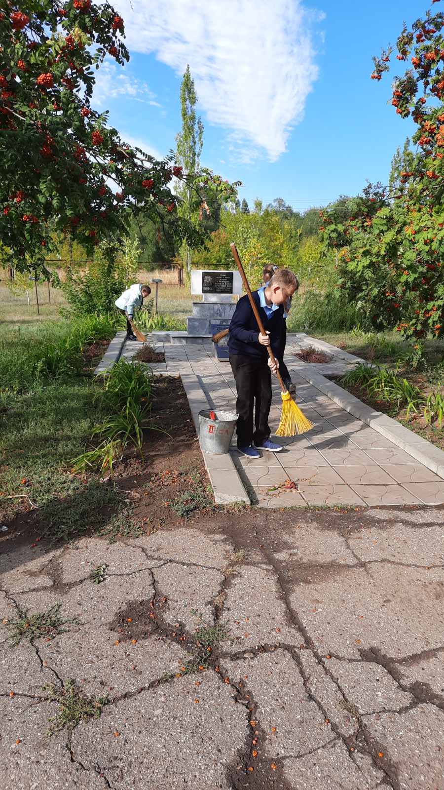 Постер к социальной практике: Уважение к памяти героев