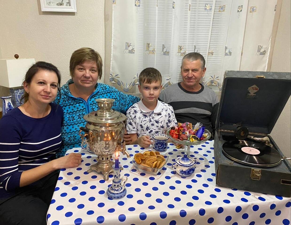 Постер к социальной практике: Домашнее семейное пение