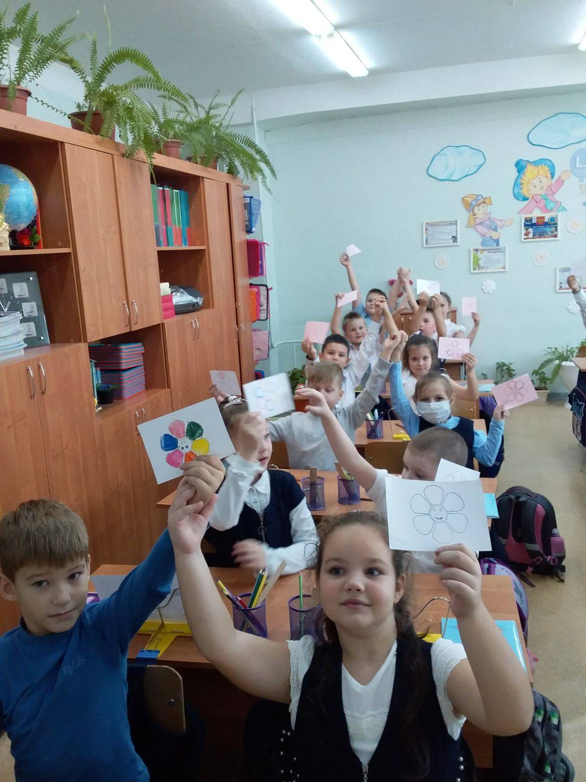 Постер к социальной практике: НАСТОЯЩИЕ ДРУЗЬЯ ЕСТЬ НА БЕЛОМ СВЕТЕ!