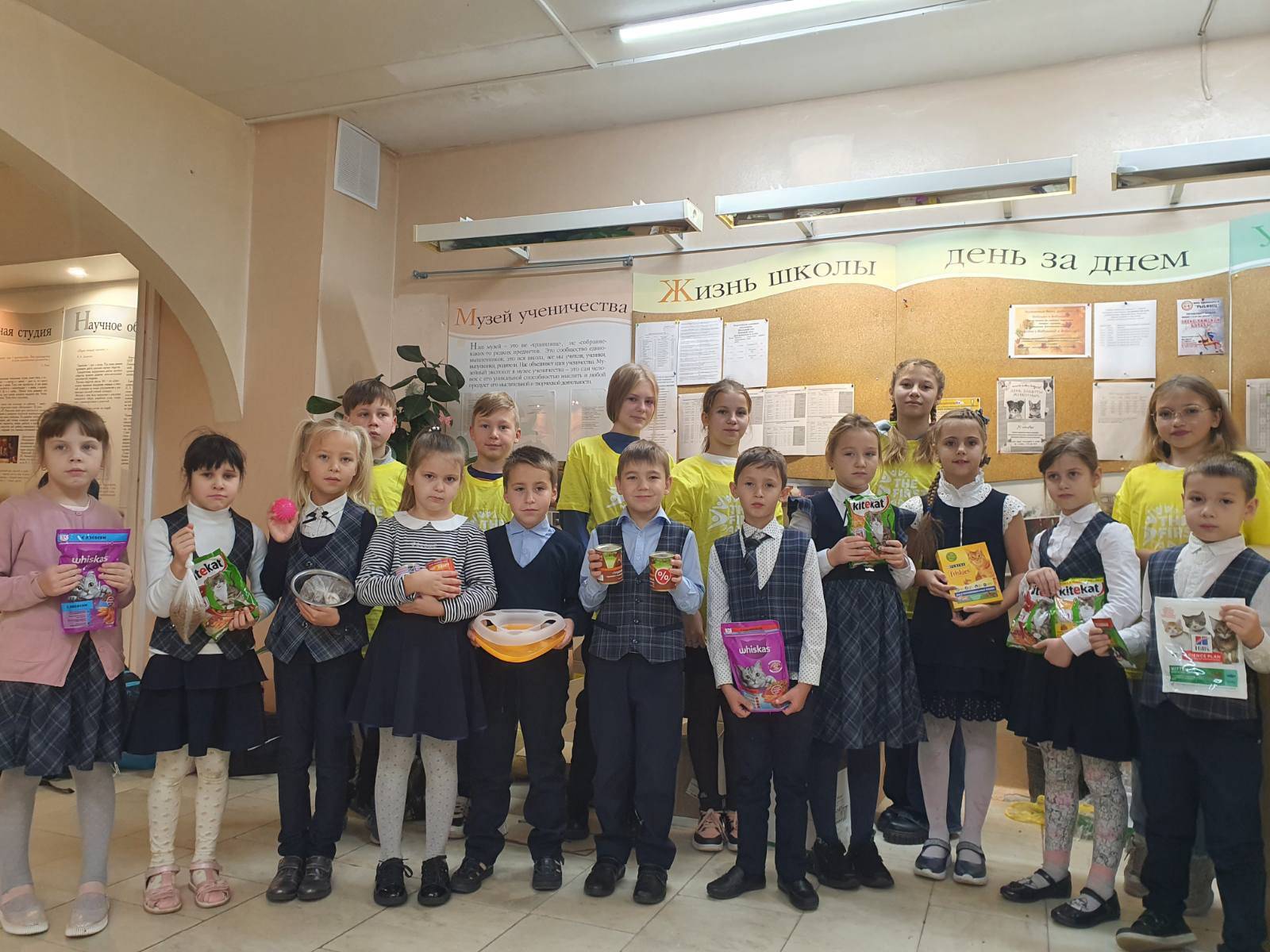 Постер к социальной практике: Мы в ответе за тех, кого приручили/Общешкольная акция/Сбор корма для приюта животных