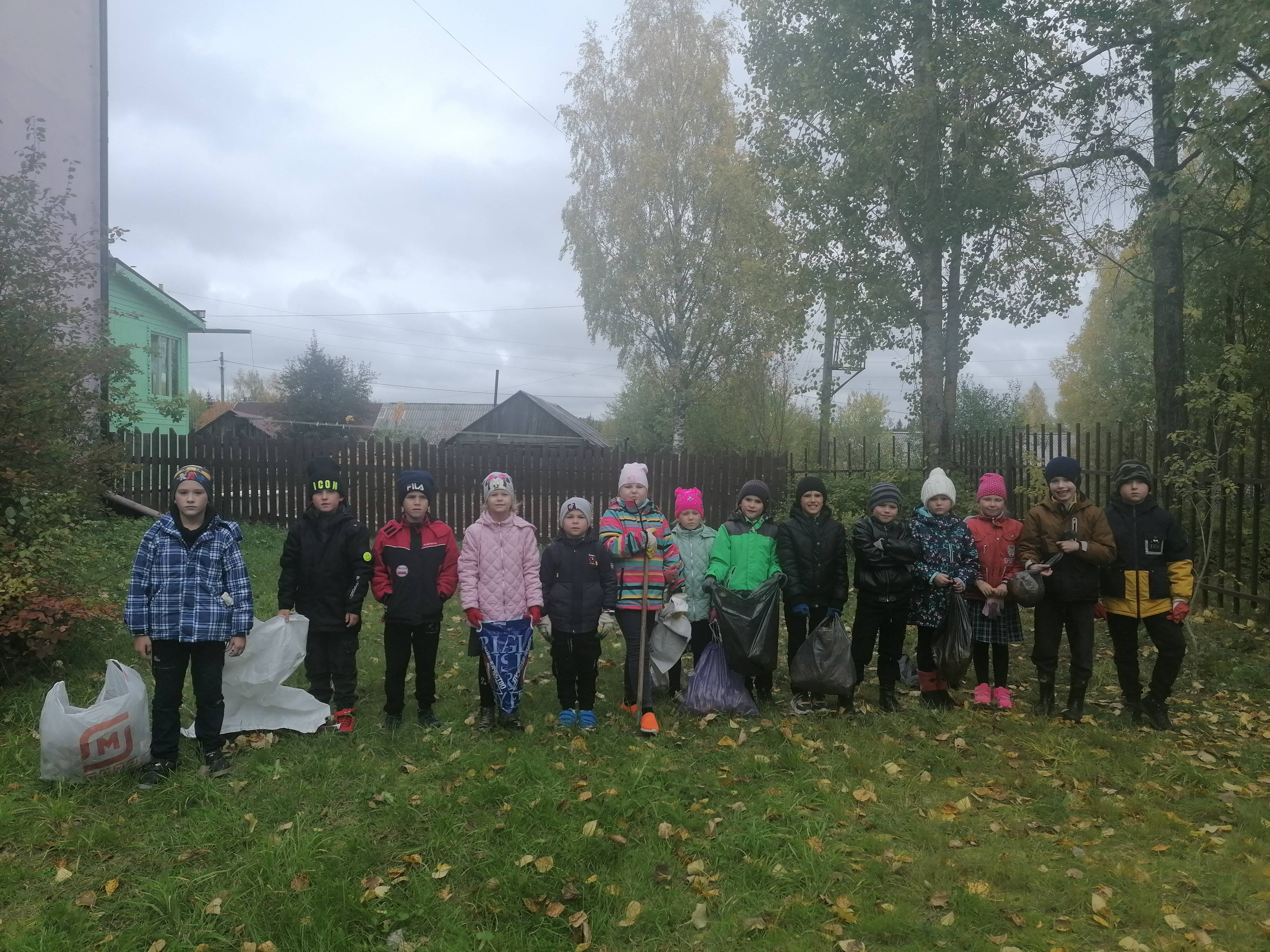 Постер к социальной практике: "Дружно, вместе на уборку!"