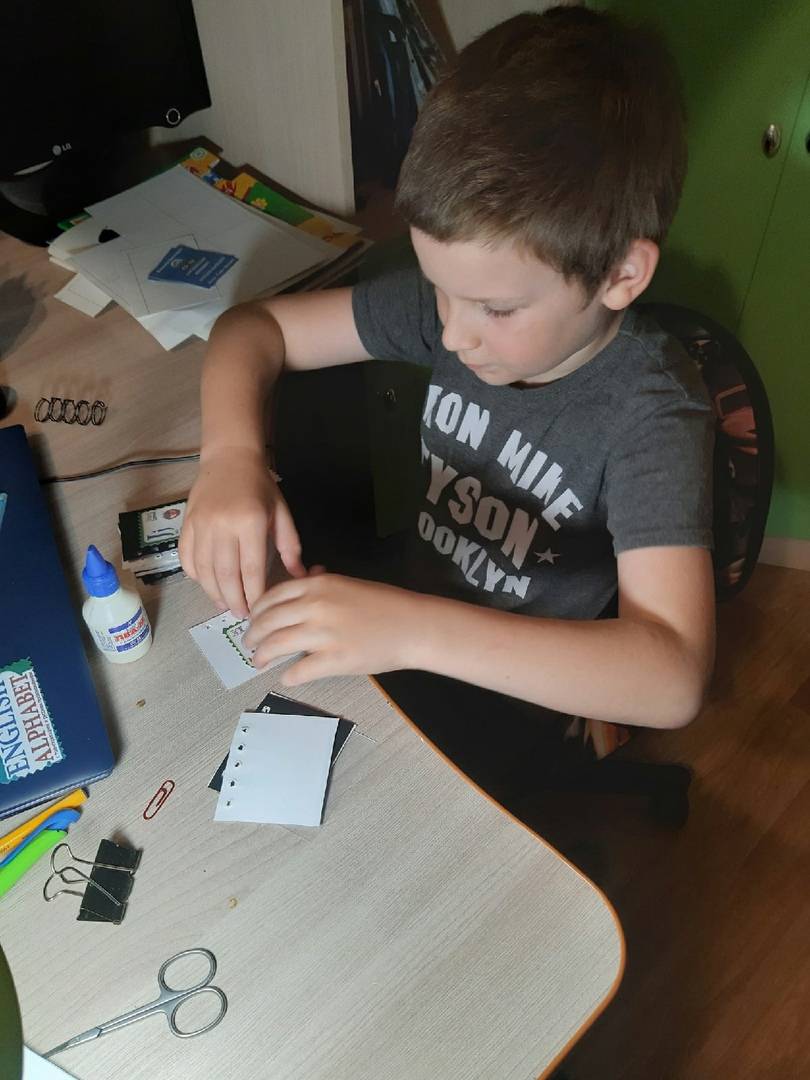 Постер к социальной практике: " День без телефона и Интернета, день полезных и добрых дел"