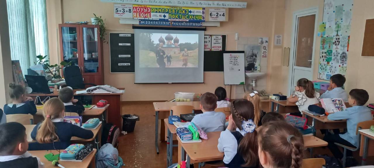 Постер к социальной практике: Бери пример с лучших, и ты увидишь, как берут пример с тебя.
