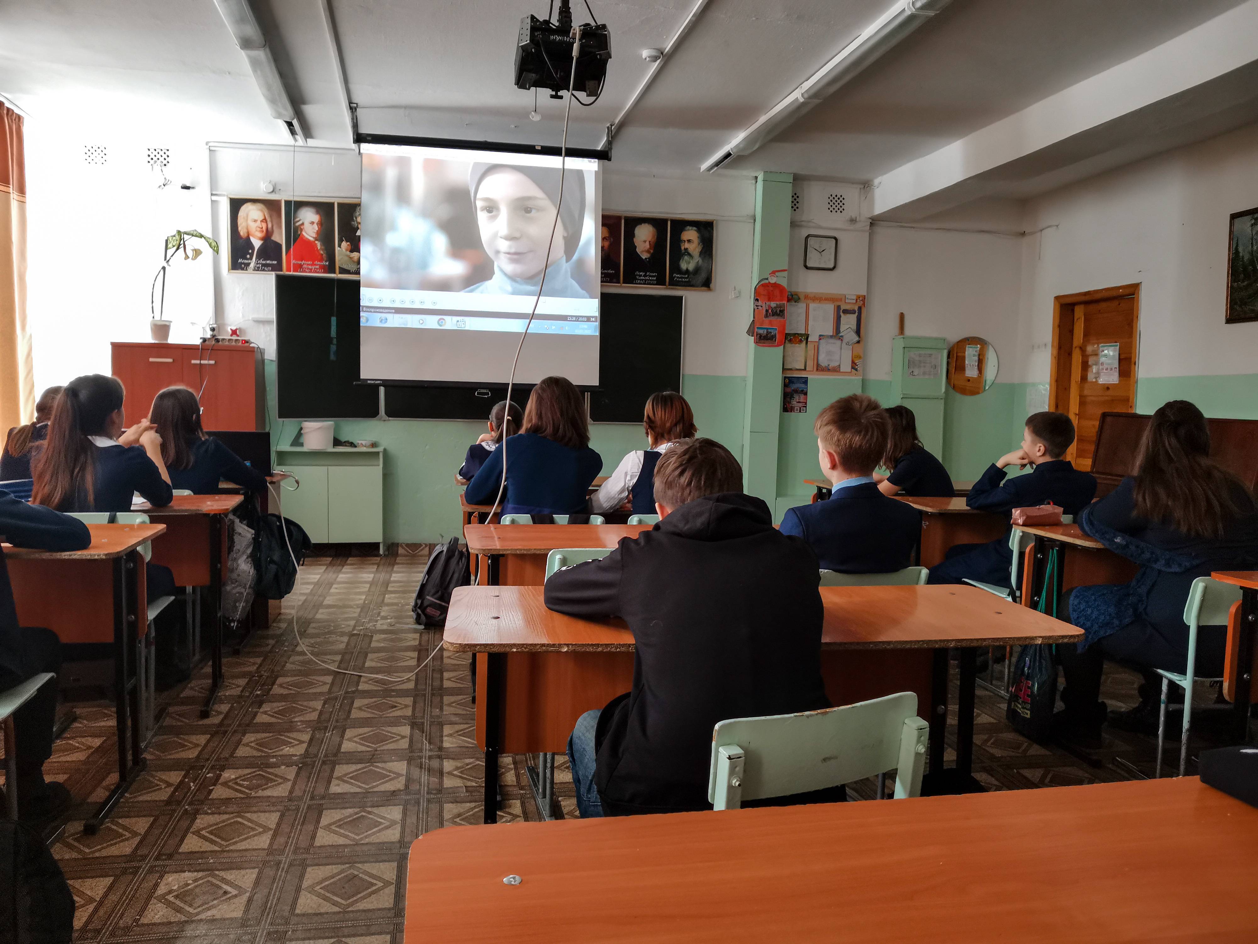 Постер к социальной практике: Участвуем в международной благотворительной акции "Все помогают всем"