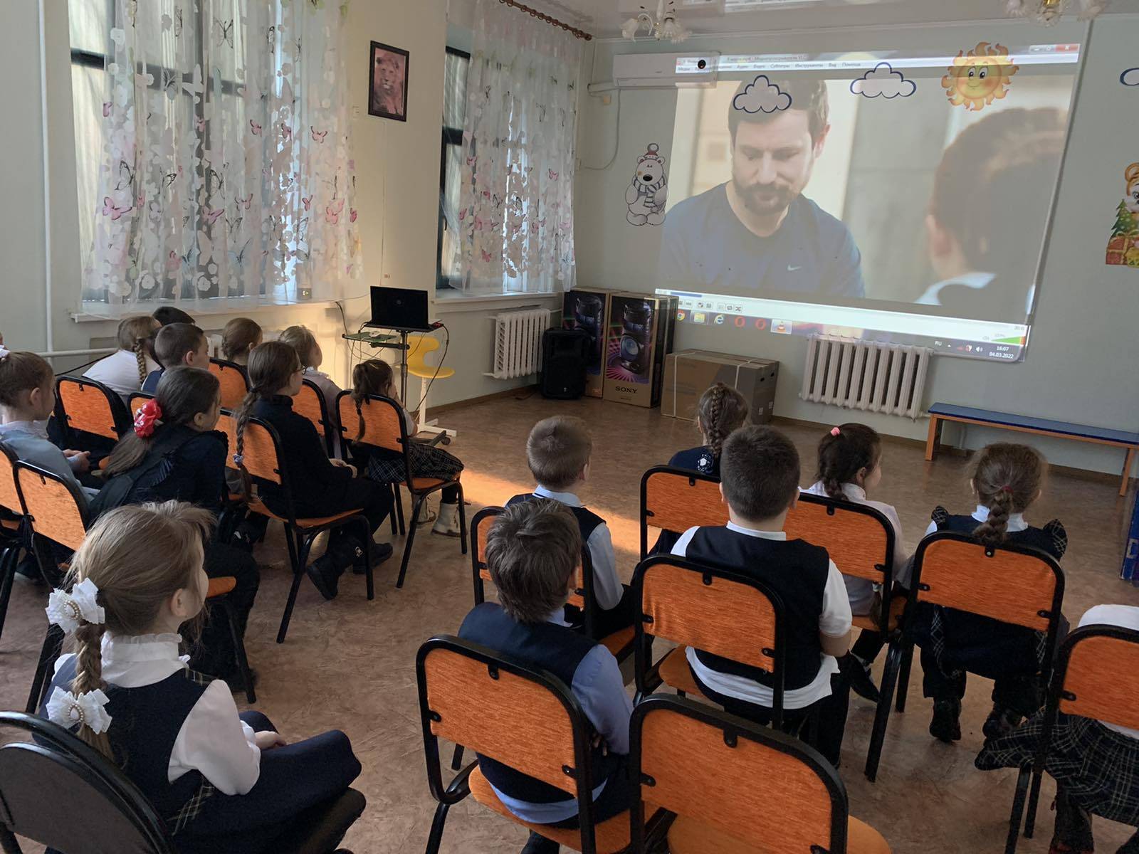 Постер к социальной практике: Фильм-киноурок «8 марта»