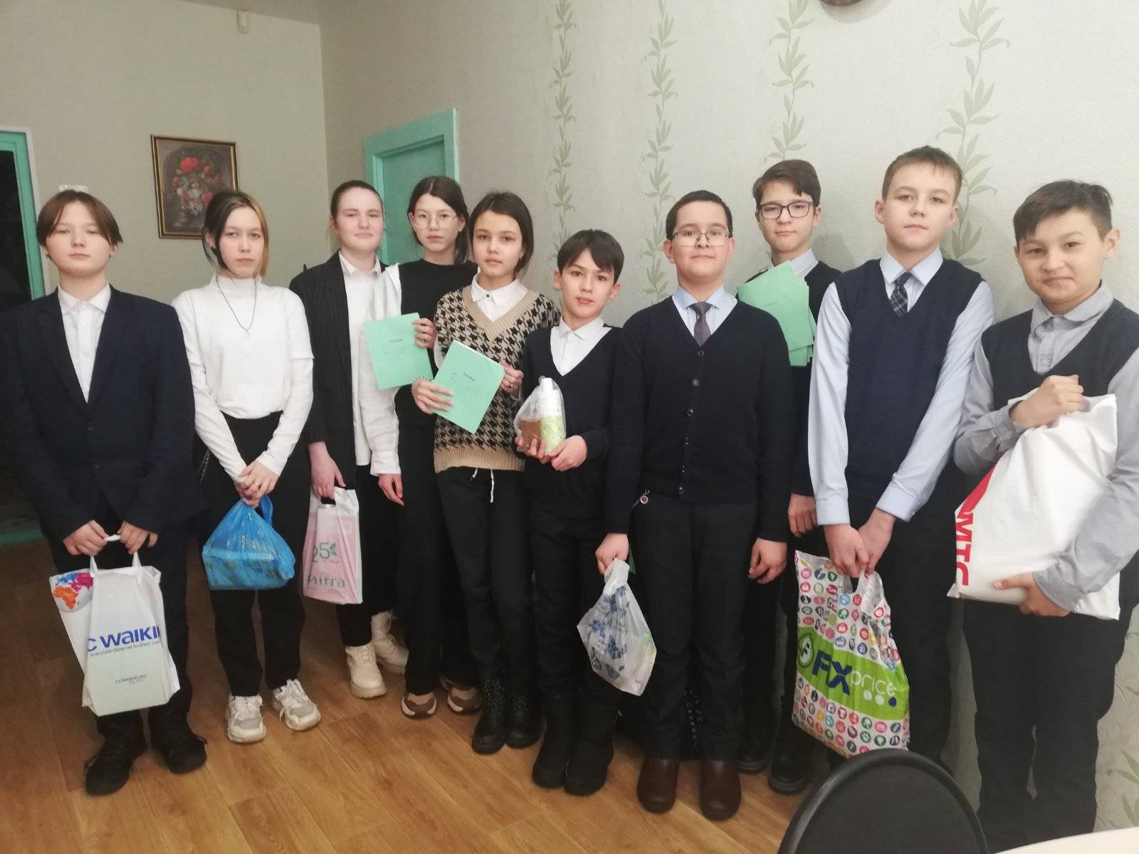 Постер к социальной практике: «Все помогают всем»