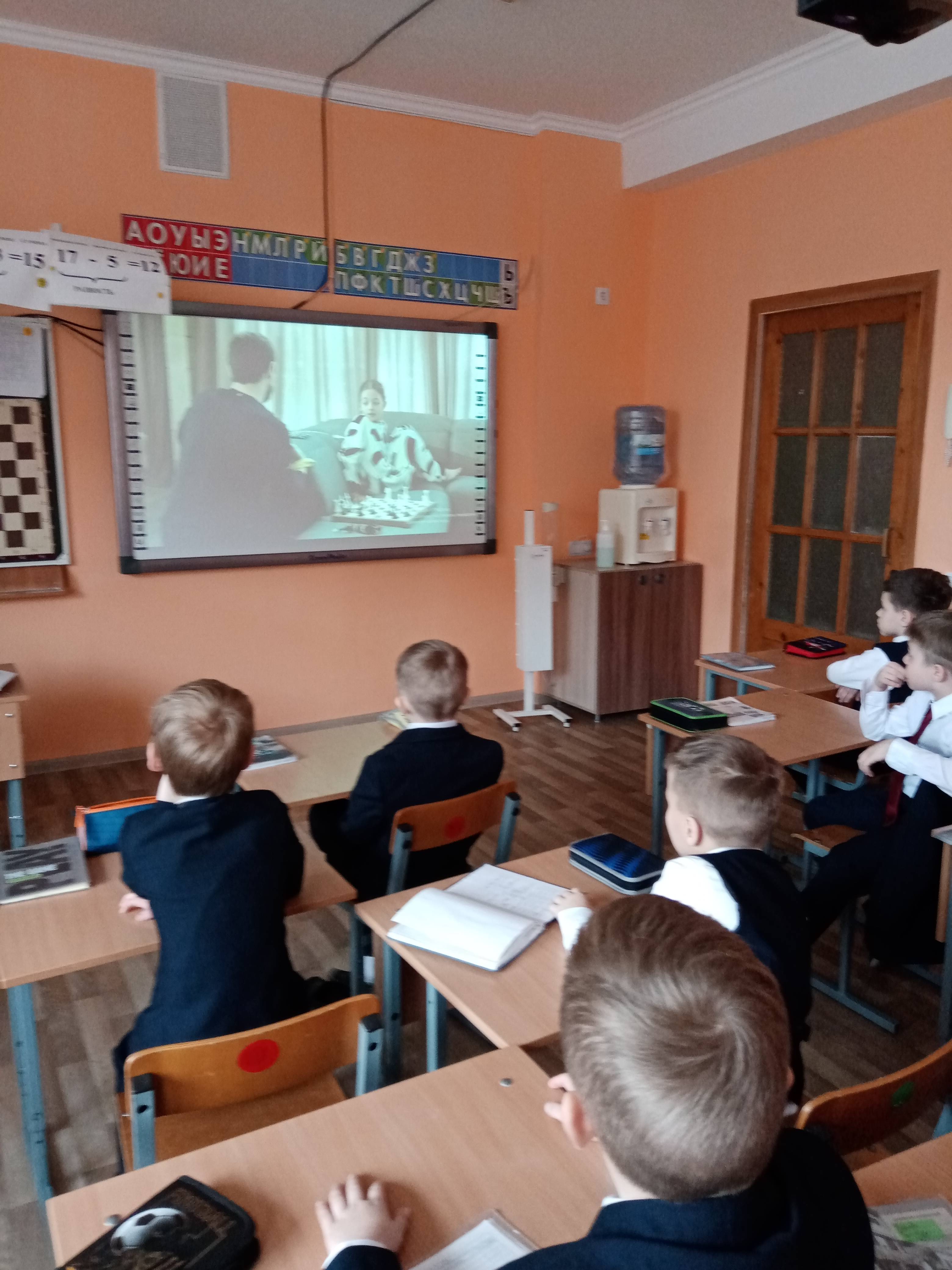 Постер к социальной практике: Источник добра- милосердие