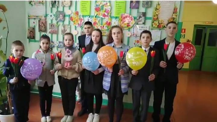 Постер к социальной практике: "Поздравление женщин нашего села"