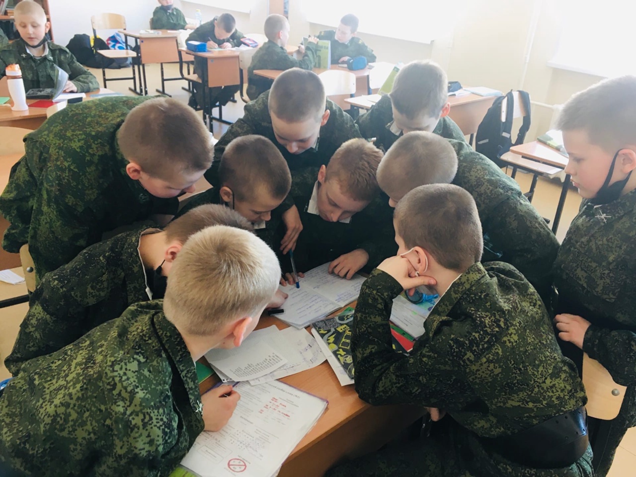 Постер к социальной практике: оказание помощи