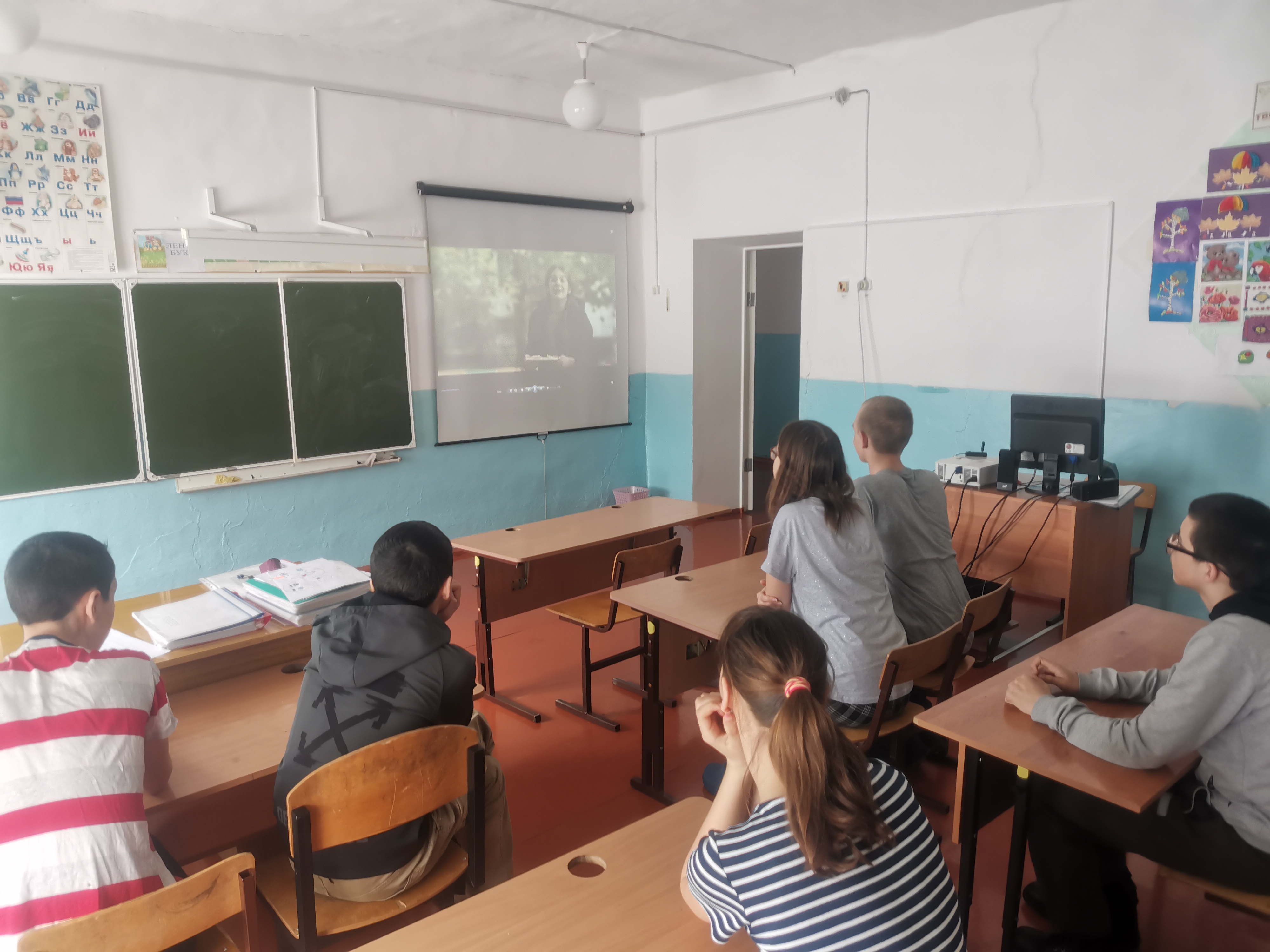 Постер к социальной практике: Трудиться на благо человечеству