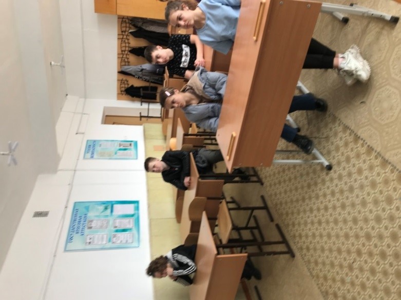 Постер к социальной практике: Проект  «Киноуроки  в  школах России»