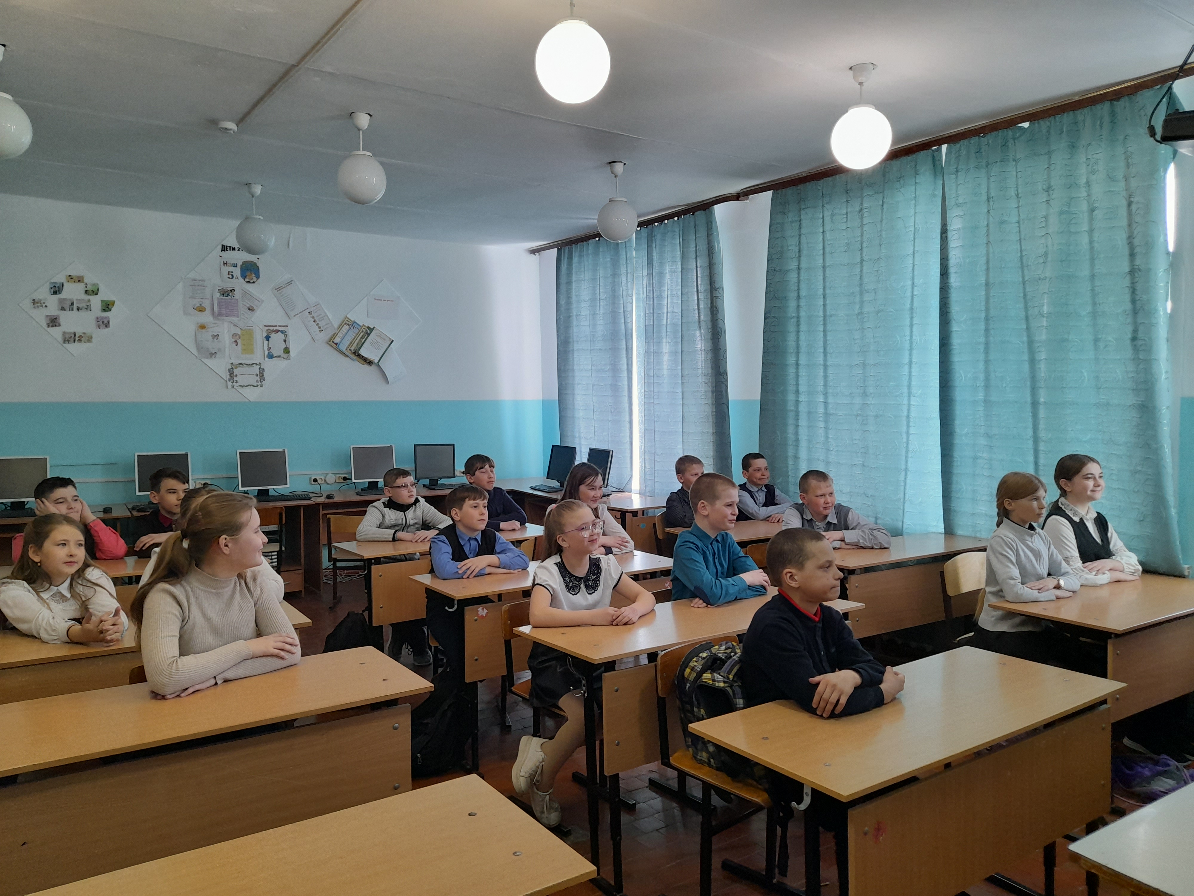 Постер к социальной практике: "Три солнца"