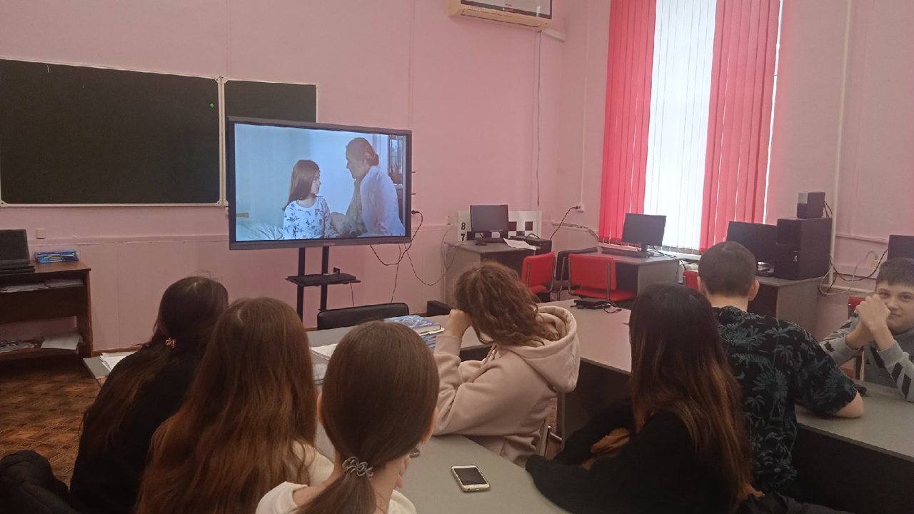 Постер к социальной практике: МБОУ СОШ №1. Киноурок "Письма", "Просмотр фильма"