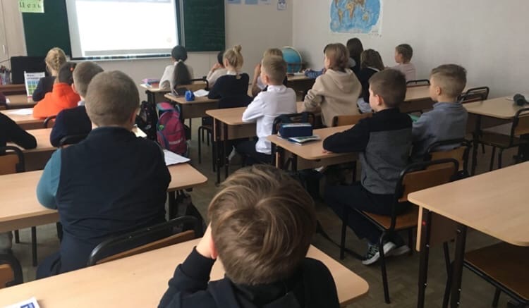 Постер к социальной практике: Изменить мир вокруг себя.
