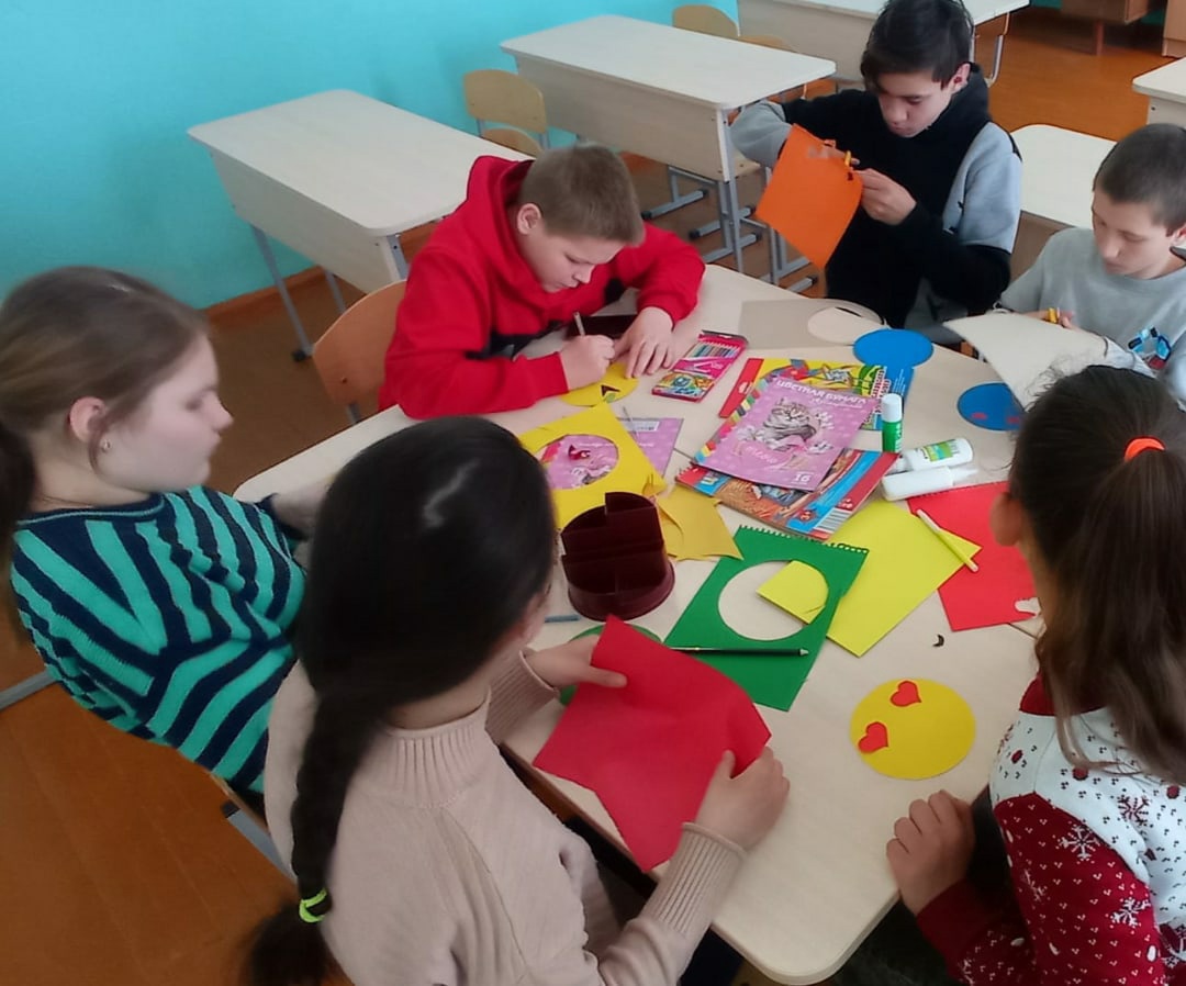 Постер к социальной практике: От улыбки станет всем светлей.