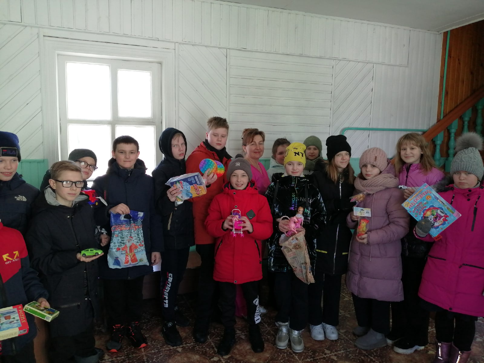 Постер к социальной практике: "Подари радость"
