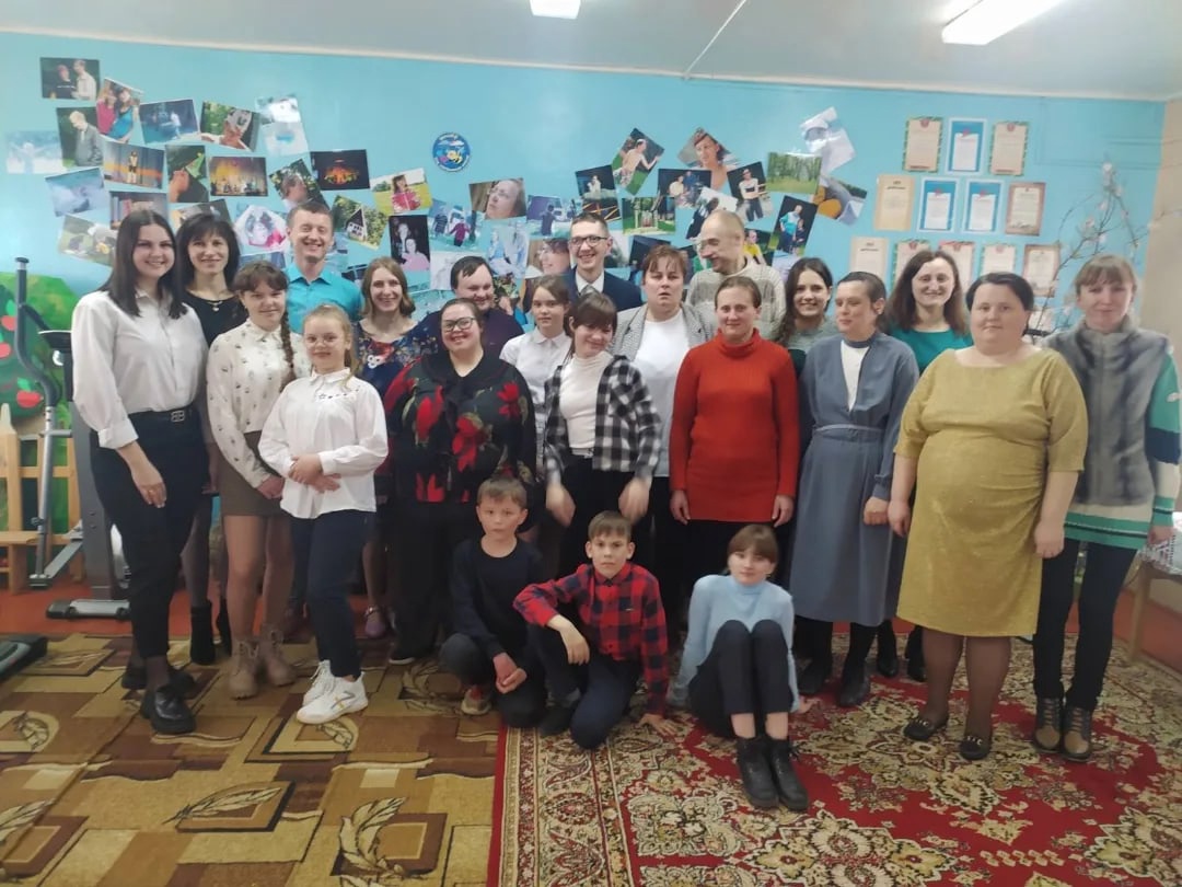 Постер к социальной практике: Везде где есть человек, есть возможность для добра!